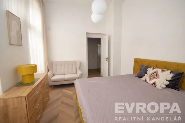 Pronájem bytu 2+kk, Praha - Vinohrady, U Zvonařky, 69 m2