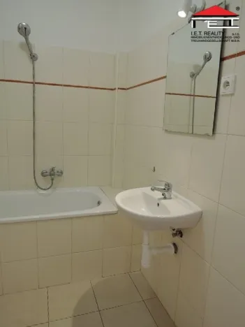 Pronájem bytu 1+kk, Praha - Michle, Nuselská, 46 m2