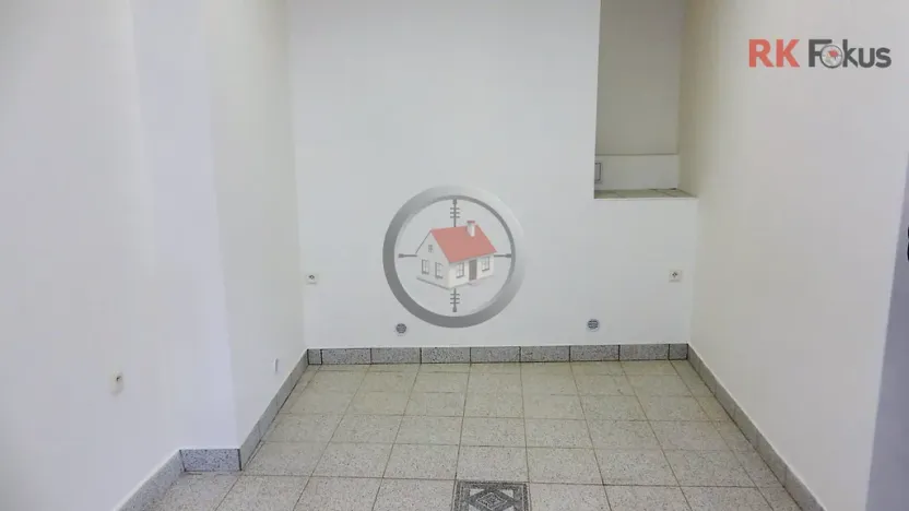 Pronájem bytu 1+kk, Moravské Budějovice, nám. ČSA, 40 m2