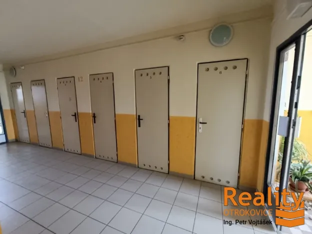 Prodej bytu 2+kk, Otrokovice - Kvítkovice, SNP, 37 m2