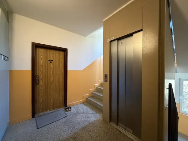 Prodej bytu 2+kk, Větřní, Sadová, 47 m2