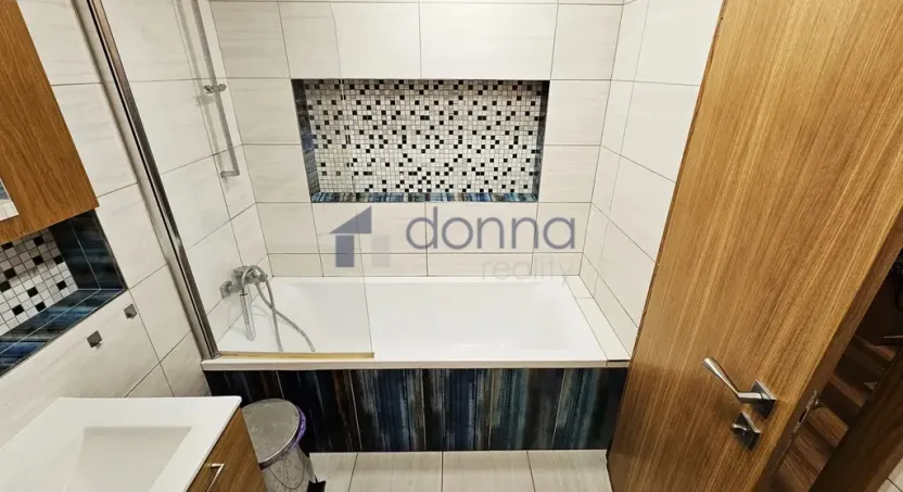 Pronájem bytu 3+kk, Praha, Molákova, 72 m2