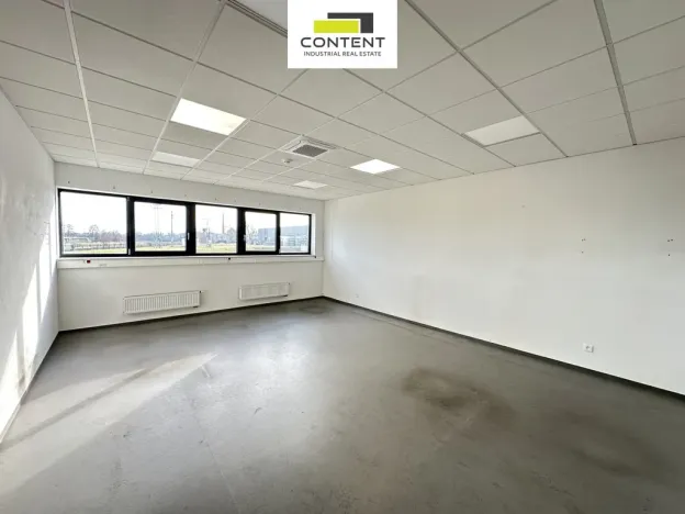 Pronájem skladu, Zápy, 4435 m2