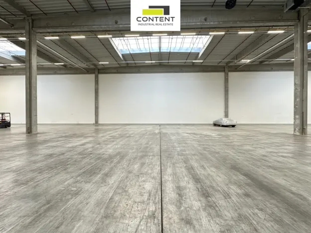 Pronájem skladu, Zápy, 4435 m2