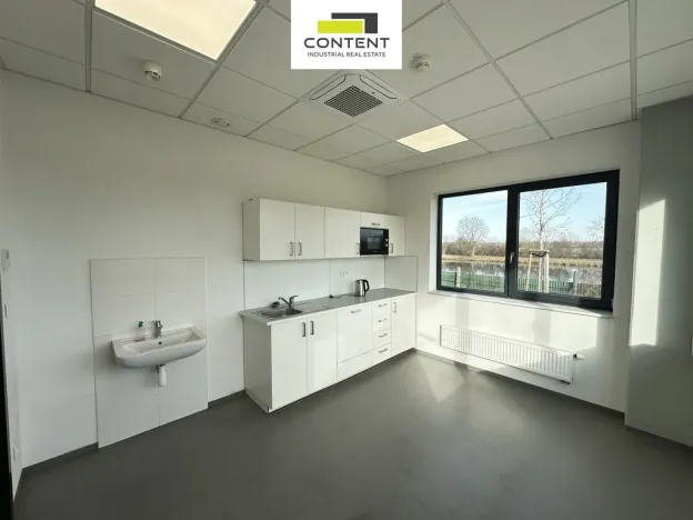 Pronájem skladu, Zápy, 4435 m2