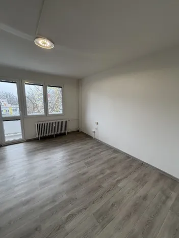 Pronájem bytu 3+1, Pardubice, Kosmonautů, 56 m2