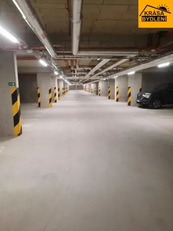 Pronájem garážového stání, Olomouc - Řepčín, 21 m2