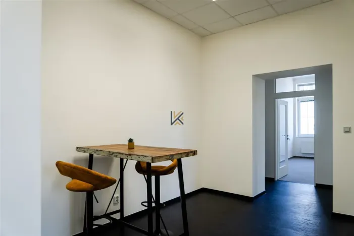 Pronájem kanceláře, Praha - Smíchov, Nádražní, 32 m2