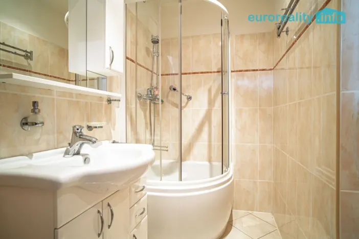 Prodej bytu 1+1, Mariánské Lázně, Hlavní třída, 35 m2