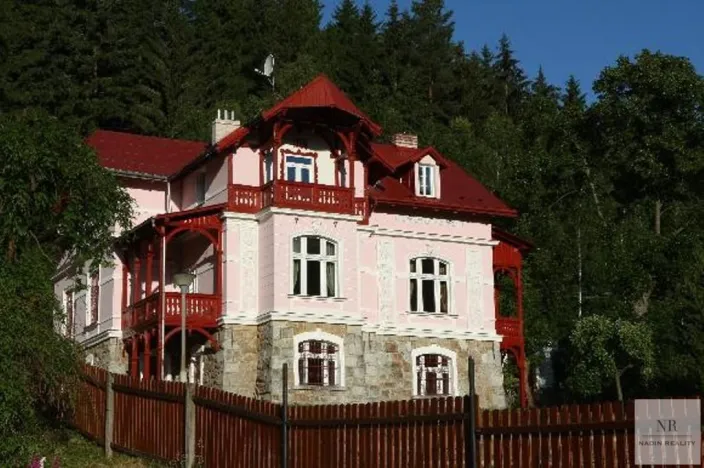 Pronájem vily, Karlovy Vary, K Přehradě, 250 m2
