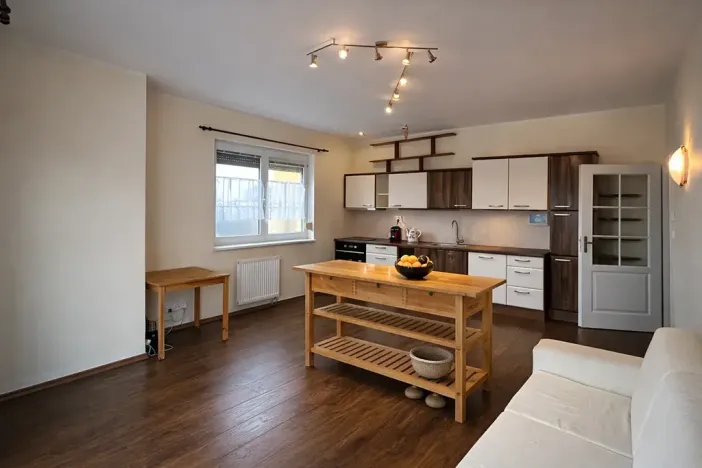 Pronájem bytu 2+kk, Holubice, Lesní, 51 m2