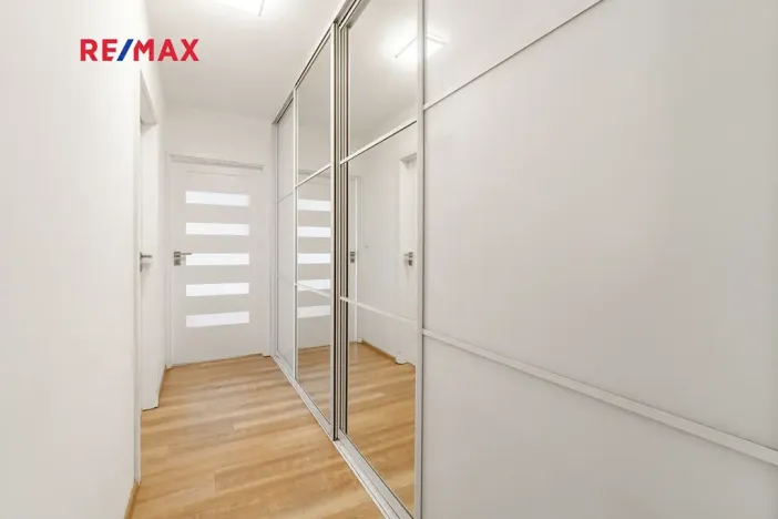 Pronájem bytu 3+kk, Praha - Karlín, Nekvasilova, 55 m2