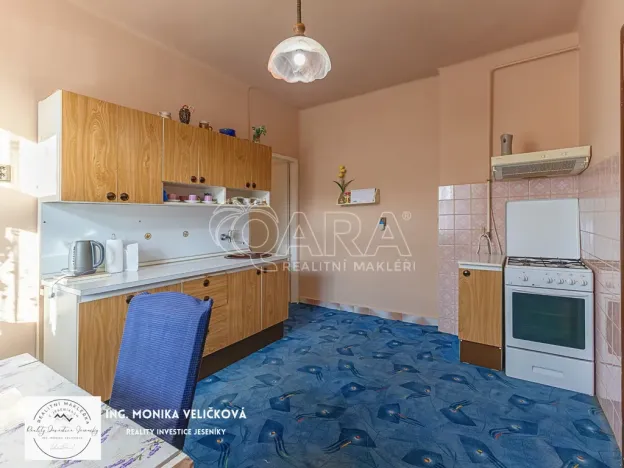 Prodej bytu 2+1, Krnov, Chářovská, 55 m2