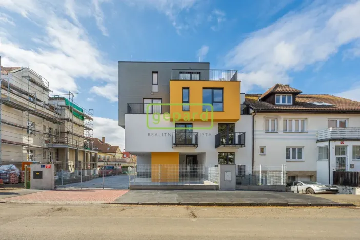 Pronájem bytu 1+kk, Praha, Pakoměřická, 27 m2