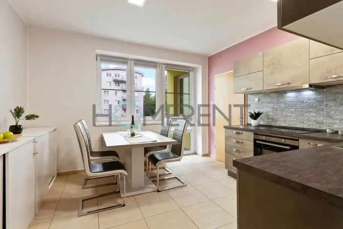 Pronájem bytu 3+1, Liberec - Liberec VI-Rochlice, Nádvorní, 83 m2