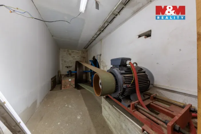 Prodej výrobních prostor, Nejdek, Závodu míru, 2388 m2