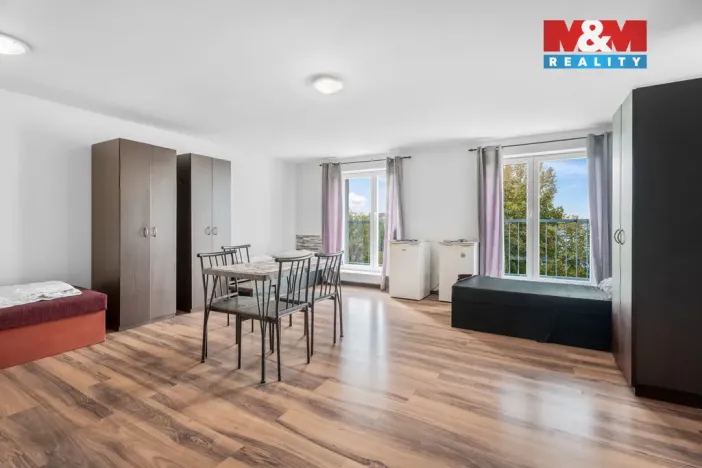 Prodej činžovního domu, Milovice, Topolová, 3337 m2