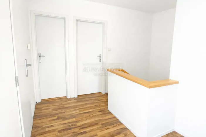 Pronájem rodinného domu, Karlovy Vary - Tašovice, Řadová, 150 m2