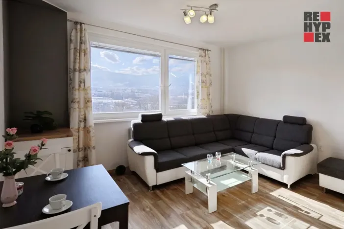 Pronájem bytu 2+kk, Liberec - Liberec VI-Rochlice, Dobiášova, 40 m2