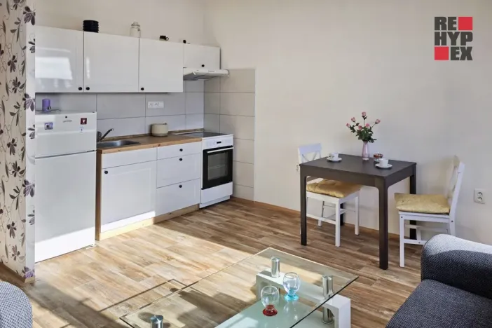 Pronájem bytu 2+kk, Liberec - Liberec VI-Rochlice, Dobiášova, 40 m2