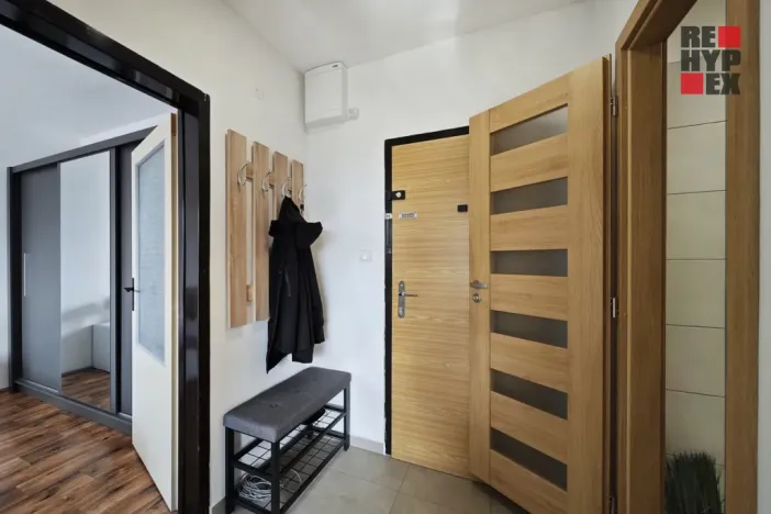 Pronájem bytu 2+kk, Liberec - Liberec VI-Rochlice, Dobiášova, 40 m2