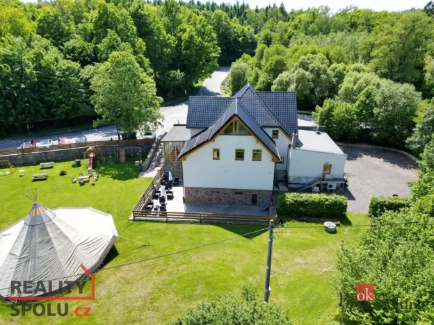 Prodej ubytování, Horní Lhota, 770 m2