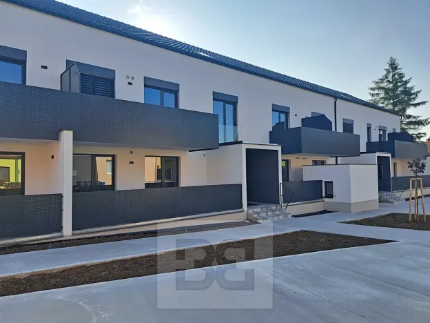 Pronájem bytu 2+kk, Střelice, Nová ulice, 50 m2