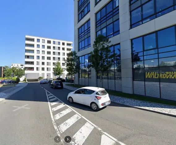 Pronájem garážového stání, Praha - Jinonice, Walterovo náměstí, 13 m2