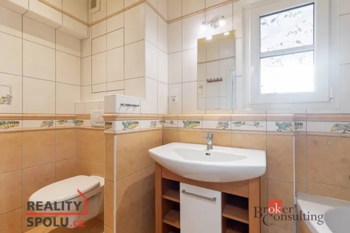 Prodej bytu 3+1, Uherský Brod, Obchodní, 69 m2