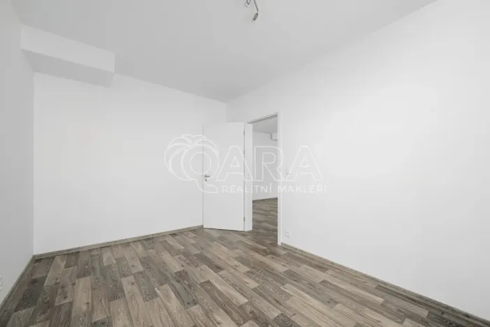 Pronájem bytu 2+kk, Liberec - Liberec III-Jeřáb, U Nisy, 63 m2