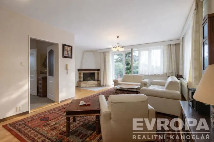Prodej rodinného domu, Praha - Suchdol, Armádní, 196 m2