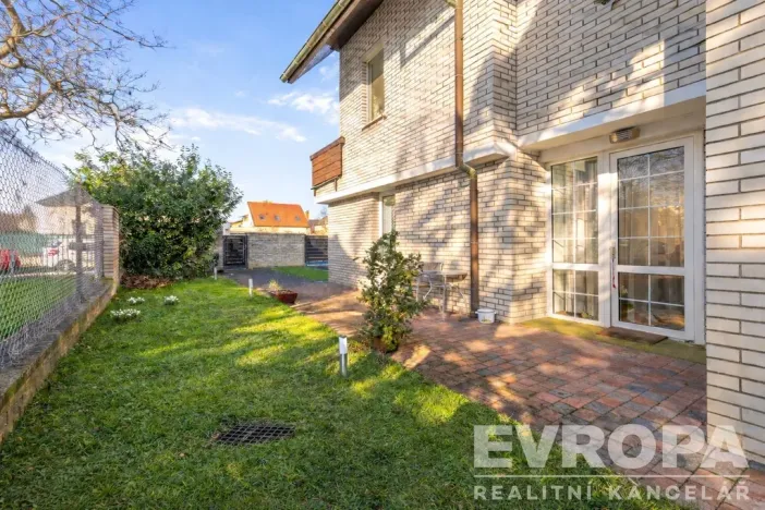 Prodej rodinného domu, Praha - Suchdol, Armádní, 196 m2