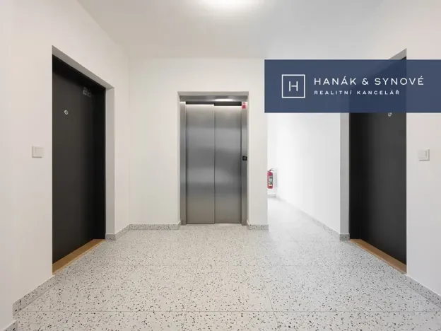 Pronájem bytu 1+kk, Pohořelice, U Kasáren, 30 m2