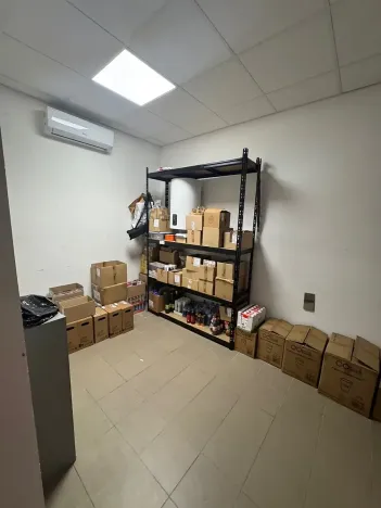 Pronájem obchodního prostoru, Hulín, nám. Míru, 141 m2