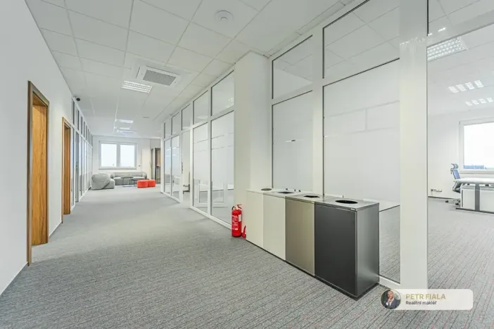 Pronájem kanceláře, Praha - Dolní Chabry, Dopraváků, 258 m2