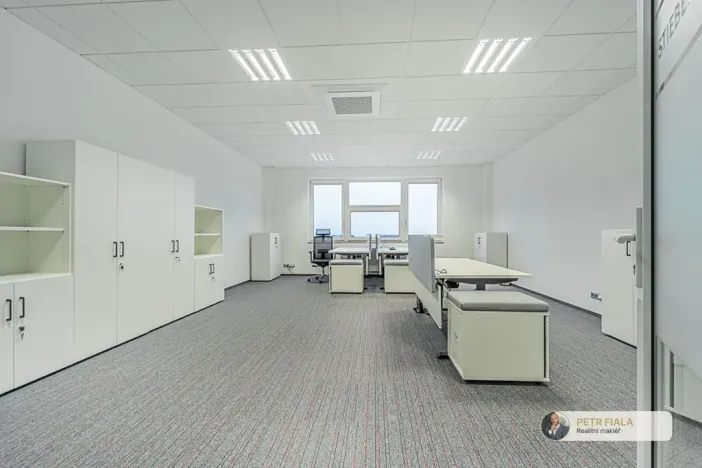 Pronájem kanceláře, Praha - Dolní Chabry, Dopraváků, 258 m2