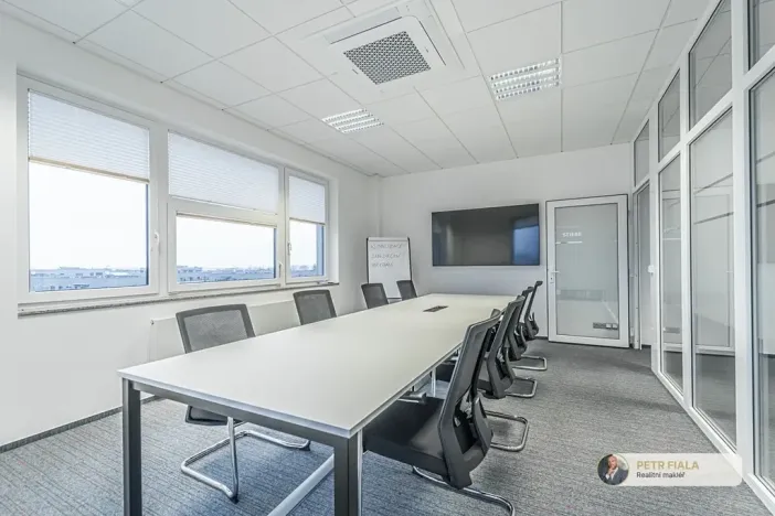 Pronájem kanceláře, Praha - Dolní Chabry, Dopraváků, 258 m2