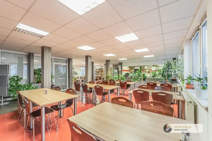 Pronájem kanceláře, Praha - Dolní Chabry, Dopraváků, 240 m2