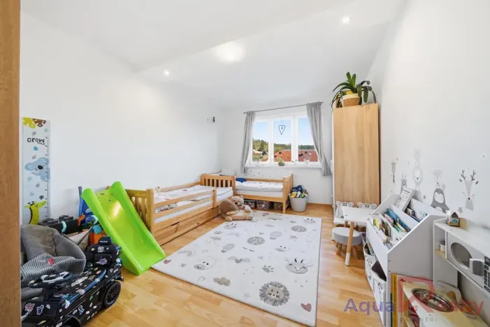 Prodej bytu 3+kk, Ostrov, Vančurova, 70 m2