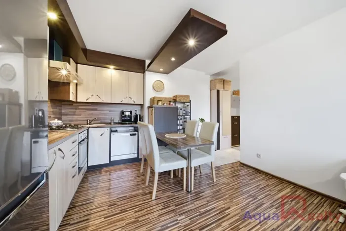 Prodej bytu 3+kk, Ostrov, Vančurova, 70 m2