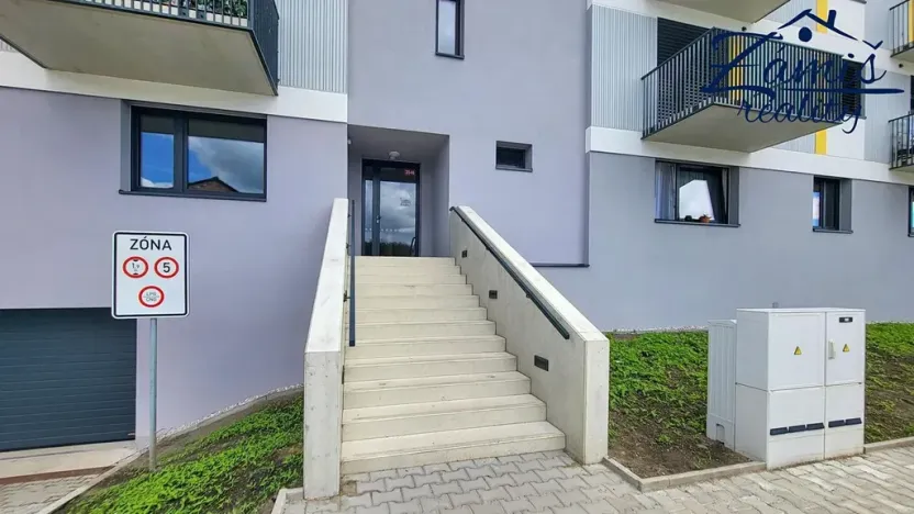 Pronájem bytu 1+kk, Kladno, Štěpána Rautenstraucha, 32 m2