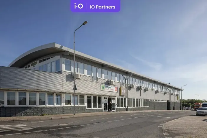 Pronájem skladu, Kněževes, U Zbrojnice, 4264 m2