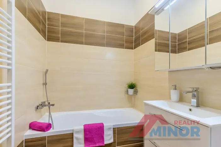 Prodej bytu 3+1, Slaný, Ouvalova, 94 m2