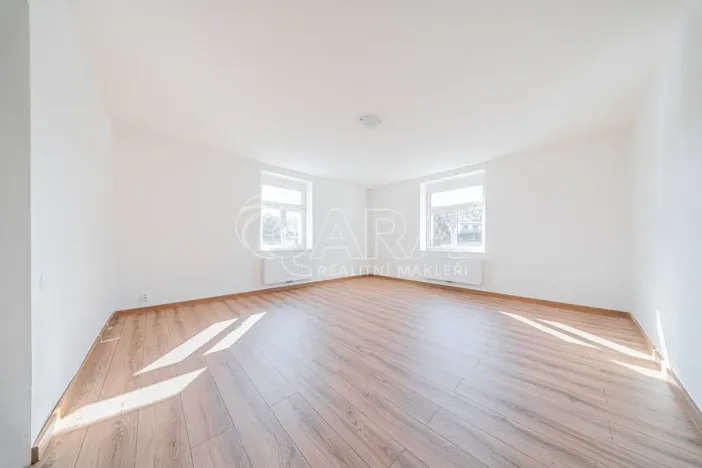 Pronájem bytu 3+1, Praha - Velká Chuchle, V úvoze, 80 m2