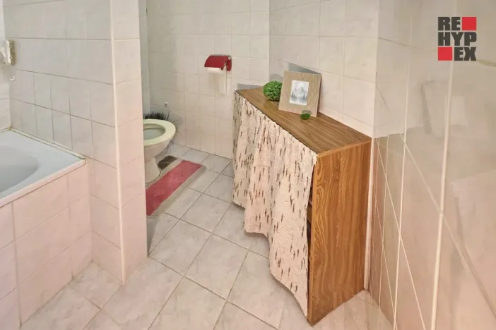 Prodej bytu 2+1, Hranice - Hranice I-Město, Kpt. Jaroše, 53 m2