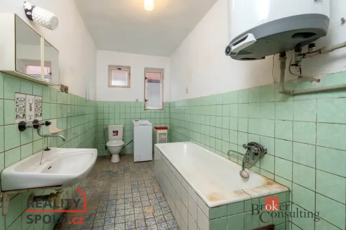 Prodej rodinného domu, Myslív, 280 m2