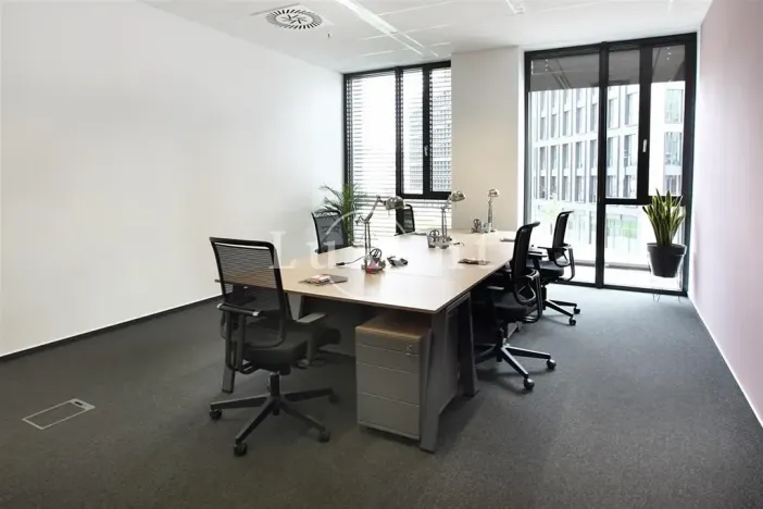 Pronájem kanceláře, Praha - Karlín, Rohanské nábřeží, 467 m2