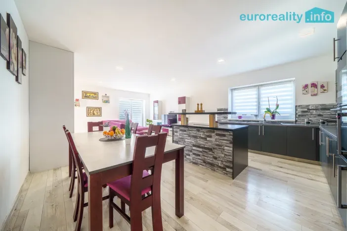 Prodej rodinného domu, Hory, 158 m2