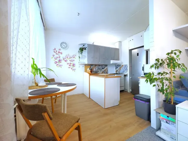 Prodej bytu 3+1, Praha - Prosek, Vysočanská, 74 m2