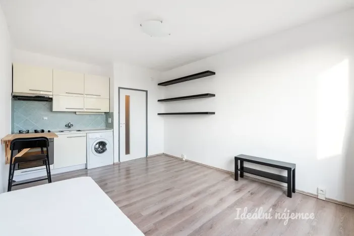 Pronájem bytu 1+kk, Praha - Braník, Vavřenova, 23 m2